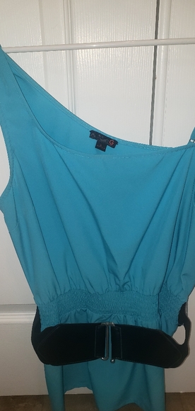 Guess Teal Top with Belt - Picture 2 of 2
